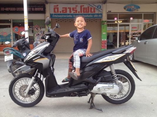 ฮอนด้า คลิ๊ก 110i สีดำ สวย ๆ ราคา เบา ๆ ฮอนด้า คลิ๊ก 110i สีดำ สวย ๆ ราคา เบา ๆ