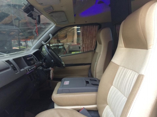 ขาย รถตู้ commuter vvti ปี 09 เกียmt 2.7 ขาย รถตู้ commuter vvti ปี 09 เกียmt 2.7