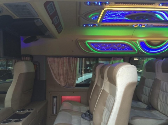 ขาย รถตู้ commuter vvti ปี 09 เกียmt 2.7 ขาย รถตู้ commuter vvti ปี 09 เกียmt 2.7