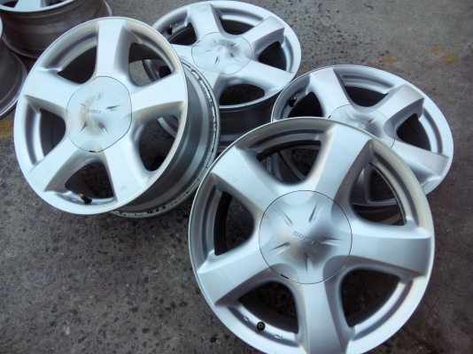 ล้อเดิมวีคอสป้ายแดงขอบ17 ขาย6500 จัดส่งทั่วไทย 0898128457