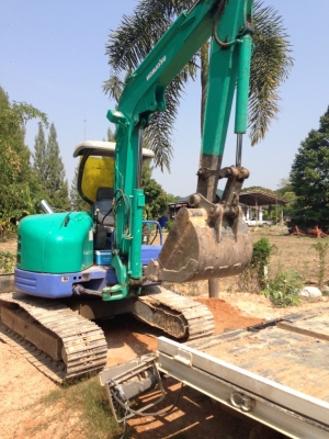 ขายแบคโฮ komatsu TFR รุ่น 8 pc40