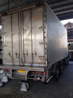 ขายHINO ZUMO 226 ยกเครื่องเมก้า220แรงใหม่ เพิ่งยกได้ไม่กี่เดือน ขายพร้อมเครื่องทำความเย็น -25ได้ครับ
