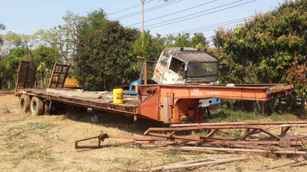 ขายด่วนหัวลากHINOZM300พร้อมหางโลเบรส2เพลาตามสภาพราคาเบาๆโทร0843923995