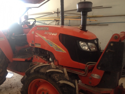 คูโบต้าM7040ใบมีดผานบุกผานพรวนอุปกรณ์3อย่างพร้อมทะเบียน485000จองรถวันนี้รับLCD TVไปเลยครับพร้อมเติมน้ำมันรถไถให้เต็มถังไปเลยครับ