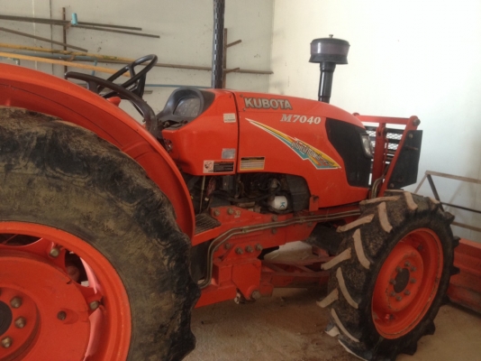 คูโบต้าM7040ใบมีดผานบุกผานพรวนอุปกรณ์3อย่างพร้อมทะเบียน485000จองรถวันนี้รับLCD TVไปเลยครับพร้อมเติมน้ำมันรถไถให้เต็มถังไปเลยครับ