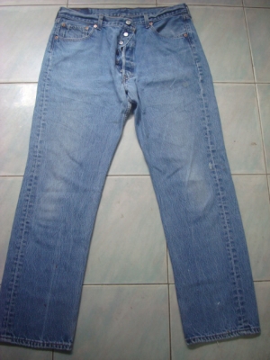 รหัส0767 ยีนส์Levi's 501 ผ้าทราย ของแท้ มือสอง เอว 37 ยาว 29 made in usa