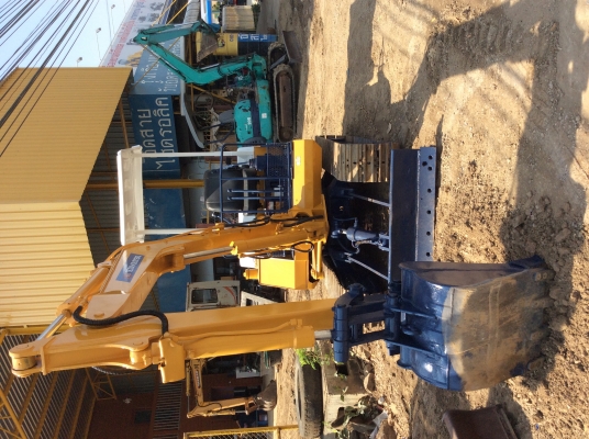 ขายรถขุด KOMATSU  PC 30-5  สภาพสวย พร้อมใช้งาน( เจ้าของขายเอง )