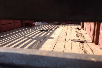 TOYOTA DYNA BU30 - 85 HP 11B หกล้อบรรทุก กระบะเหล็กคอกไม้ความยาว 4.20 เมตรสภาพดีสุดๆพร้อมบรรทุกได้เลย เครื่องยนต์เดิมๆแรงดีไม่เยิ้ม เกียร์ยาวเข้าง่ายไม่มีหลุด ภายในเก๋งไม่ผุคอนโซลอยู่ครบ พวงมาลัยธรรมดา ช่วงล่างคัชซีไม่บวม ยางสภาพดี 60\% พร้อมใช้งาน เอกสารท