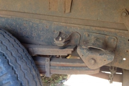 TOYOTA DYNA BU30 - 85 HP 11B หกล้อบรรทุก กระบะเหล็กคอกไม้ความยาว 4.20 เมตรสภาพดีสุดๆพร้อมบรรทุกได้เลย เครื่องยนต์เดิมๆแรงดีไม่เยิ้ม เกียร์ยาวเข้าง่ายไม่มีหลุด ภายในเก๋งไม่ผุคอนโซลอยู่ครบ พวงมาลัยธรรมดา ช่วงล่างคัชซีไม่บวม ยางสภาพดี 60\% พร้อมใช้งาน เอกสารท