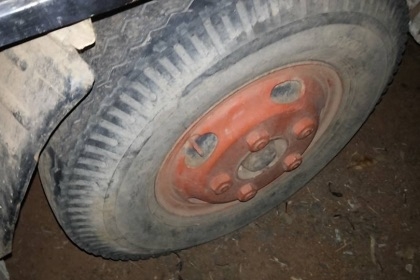 TOYOTA DYNA BU30 - 85 HP 11B หกล้อบรรทุก กระบะเหล็กคอกไม้ความยาว 4.20 เมตรสภาพดีสุดๆพร้อมบรรทุกได้เลย เครื่องยนต์เดิมๆแรงดีไม่เยิ้ม เกียร์ยาวเข้าง่ายไม่มีหลุด ภายในเก๋งไม่ผุคอนโซลอยู่ครบ พวงมาลัยธรรมดา ช่วงล่างคัชซีไม่บวม ยางสภาพดี 60\% พร้อมใช้งาน เอกสารท