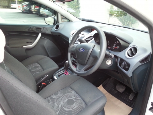 ขายดาว์น Ford Fiesta 2013 ด่วน!!