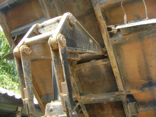 เครื่อง 175 แรง หัวยาว 2 เพลา  ดั้มท์ ราคา 460,000 บาท ขอบคุณลูกค้า จากอุดรธานี ครับ