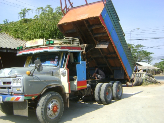 เครื่อง 175 แรง หัวยาว 2 เพลา  ดั้มท์ ราคา 460,000 บาท ขอบคุณลูกค้า จากอุดรธานี ครับ