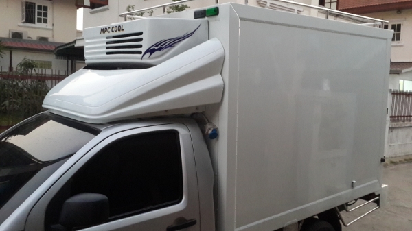 ขายรถตู้เย็นมือสองพร้อมใช้งาน สภาพดี ทำอุณหภูมิ-25 องศา ตู้ได้มาตราฐาน2ระบบ