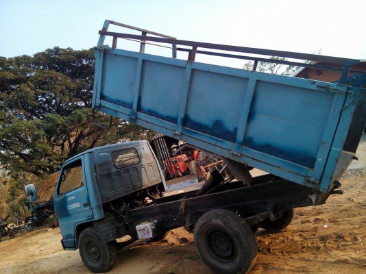 ขายรถ4ล้อดั้มisuzu.รุ่นNKR55เครื่อง88ทะเบียนเล็กไม่ติดเวลาดั้มเกียแน่นแชตซีสวย