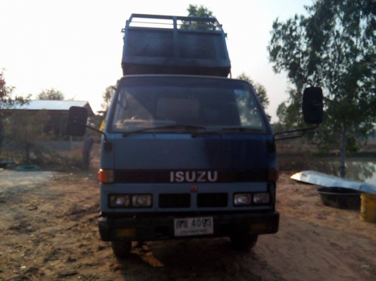 ขายรถ4ล้อดั้มisuzu.รุ่นNKR55เครื่อง88ทะเบียนเล็กไม่ติดเวลาดั้มเกียแน่นแชตซีสวย