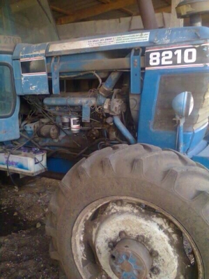 FORD 8210 - 2 เพลา คานหน้า CARRARO รถสภาพดีพร้อมใช้งานได้เลยครับ เครื่องแรงดี เกียร์ 8+4 เดิมๆเข้าง่ายคล่องดีไม่มีหลุดครับ มีตู้เก๋งครบพร้อม ช่วงล่างแน่นดี ยางสภาพดีประมาณ 60\% พร้อมใช้งาน เอกสารทะเบียนครบ ราคาต่อรองได้ครับ