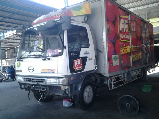 ขาย รถบรรทุก 6 ล้อ ปี2544 ยาว 5.5 เมตร