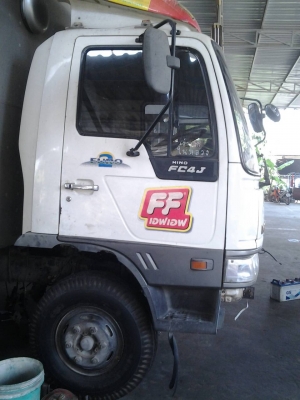 ขาย รถบรรทุก 6 ล้อ ปี2544 ยาว 5.5 เมตร ขาย รถบรรทุก 6 ล้อ ปี2544 ยาว 5.5 เมตร