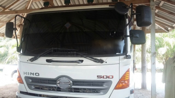 รถฮีโน่ 6 ล้อดั้ม  FC8J  220 แรงม้า. ปี 53  สนใจติดต่อ 081 - 6079515