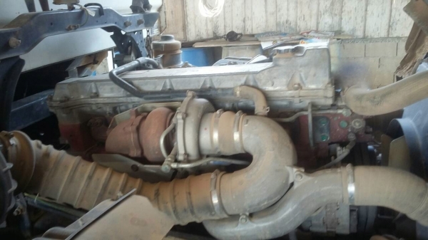 รถฮีโน่ 6 ล้อดั้ม  FC8J  220 แรงม้า. ปี 53  สนใจติดต่อ 081 - 6079515