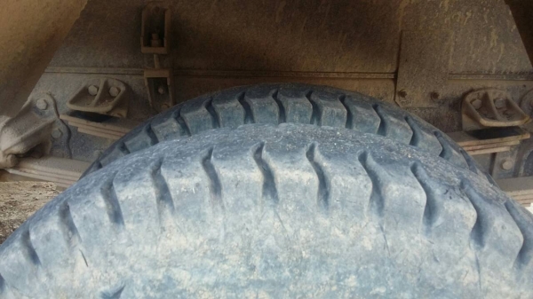 รถฮีโน่ 6 ล้อดั้ม  FC8J  220 แรงม้า. ปี 53  สนใจติดต่อ 081 - 6079515