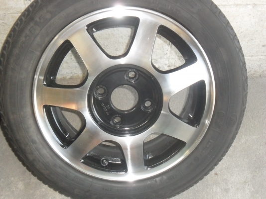 ล้อแม็ก 15นิ้ว 4รู114 พร้อมยาง สวยๆ 4 ล้อ ราคา 3000 บาท