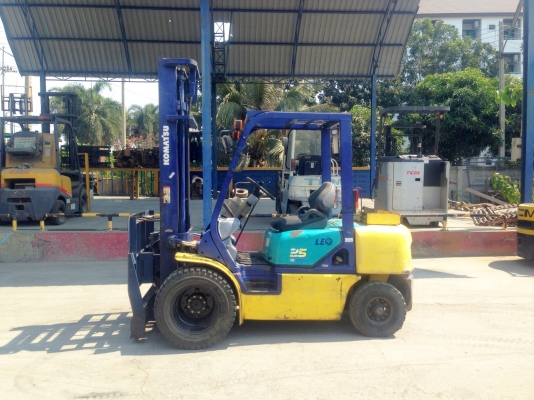 -:-*&bull;*ข า ย ร ถ ย ก นำ เ ข้ า*&bull;*-:-KOMATSU FD25-12 เครื่องดีเซล เสาสูง4เมตร งาคว่ำหงาย สนใจติดต่อ083-062-0223(ปอนด์)