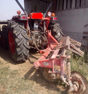 KUBOTA L4508 - 2 เพลา เครื่องแน่นดีแรงดีใช้งาน 1,569 ชม. อุปกรณ์พร้อม มีใบดันหน้า ผานพรวน 6 ช่วงล่างแน่นดี เกียร์เดินหน้าถอยหลังเข้าง่ายไม่มีปัญหา ยางสภาพดี 60\% พร้ิมใช้งาน เอกสารทะเบียนครบ ราคาต่อรองได้ครับ