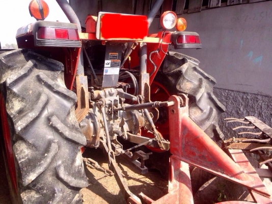 KUBOTA L4508 - 2 เพลา เครื่องแน่นดีแรงดีใช้งาน 1,569 ชม. อุปกรณ์พร้อม มีใบดันหน้า ผานพรวน 6 ช่วงล่างแน่นดี เกียร์เดินหน้าถอยหลังเข้าง่ายไม่มีปัญหา ยางสภาพดี 60\% พร้ิมใช้งาน เอกสารทะเบียนครบ ราคาต่อรองได้ครับ