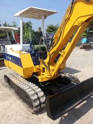 ขายด่วน KOMATSU PC 20-6 สภาพสวยมากพร้อมใช้ นำเข้าจากญี่ปุ่น 090-986-2521 อ๊อบ