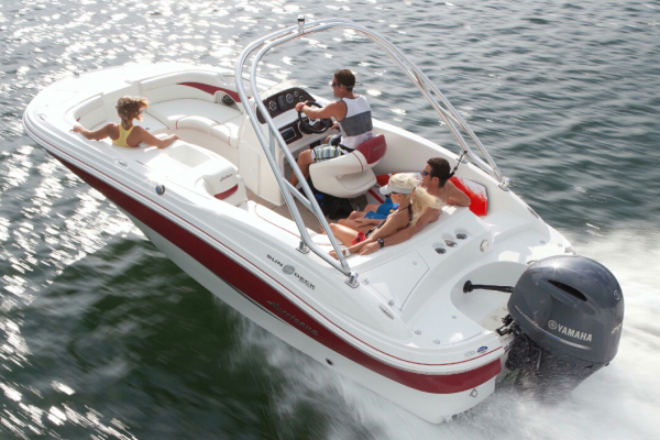 ตัวแทนจำหน่ายเรือ Hurricane และ Rinker จาก USA