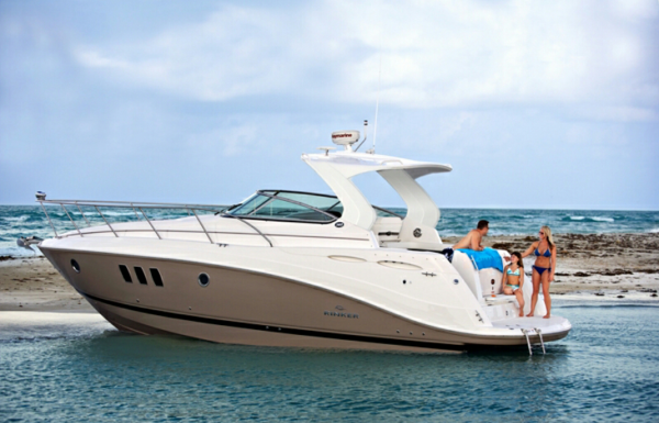 ตัวแทนจำหน่ายเรือ Hurricane และ Rinker จาก USA