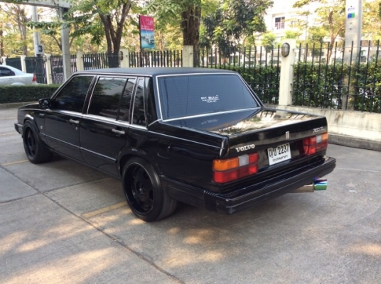 ขายรถวอลโว่740 ปี89 เครื่อง 1J หัวฉีด เกียร์ออโต้ ติดแก๊สLPG เพาเวอร์ กระจกไฟฟ้า ภายในเบาะหนัง แอร์เย็น เกจ์วัด3ตัว ตัวถังสีเต็มเงามีริ้วรอย แม็ก18" รถขับได้เลยครับ พร้อมใช้ ขายถูกครับ