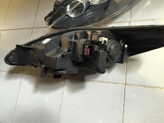 ไฟหน้า ฟอร์ด เฟียสต้า