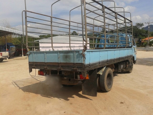 รถอีซูซุ 6 ล้อ รั้ว ( ไม่ดั้ม )  NKR 110 แรงม้า. ปี 36  สนใจติดต่อ 081 - 6079515