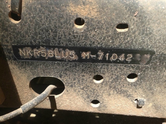 รถอีซูซุ 6 ล้อ รั้ว ( ไม่ดั้ม )  NKR 110 แรงม้า. ปี 36  สนใจติดต่อ 081 - 6079515