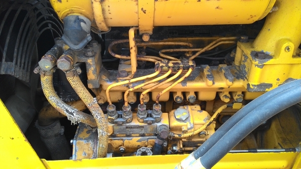 ขายด่วน รถดันดิน KOMATSU   D20P  รถสวยสภาพดี พร้อมใช้งาน ชั่วโมงการทำงานน้อย