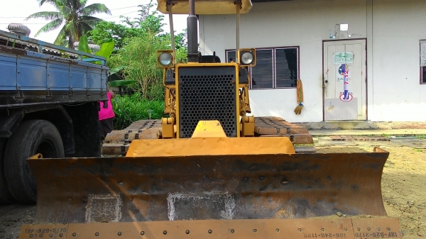 ขายด่วน รถดันดิน KOMATSU   D20P  รถสวยสภาพดี พร้อมใช้งาน ชั่วโมงการทำงานน้อย