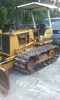 ขายด่วน รถดันดิน KOMATSU   D20P  รถสวยสภาพดี พร้อมใช้งาน ชั่วโมงการทำงานน้อย
