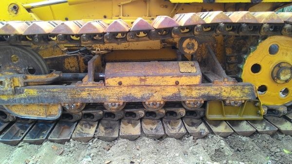 ขายด่วน รถดันดิน KOMATSU   D20P  รถสวยสภาพดี พร้อมใช้งาน ชั่วโมงการทำงานน้อย