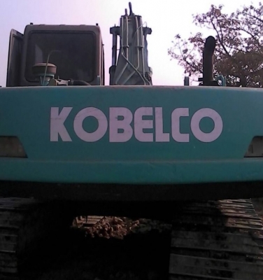 KOBELCO MARK III SK 200 รถบอดี้สวยพร้อมทำงานได้เลยครับ เอกสารเล่มทะเบียนครบ เครื่องเดิมปั๊มเดิมทำงานไม่โหลดเลยครับ ภายในเก๋งสะอาดสวย ไฟฟ้าตัด ภายนอกบูมอาร์มสวยๆ ช่วงล่างเอวแน่น โรลเลอร์โซ่บูทใบแทรกหนาดีประมาณ 60\% สพ็อกเก็ตตัวเดินทำงานได้ดีไม่มีปัญหาเลยครั