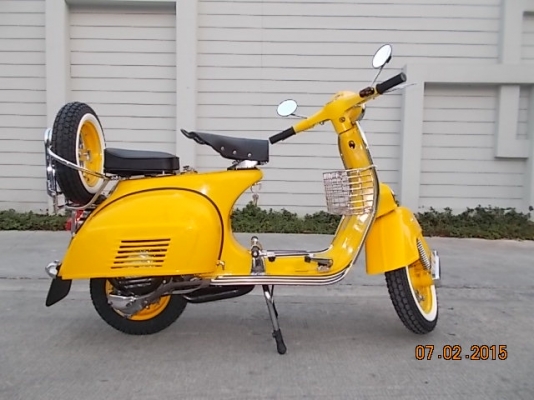 เอเซียเวสป้า---->>จัดส่งรถvespa Sprintให้คุณเอก แม่กลอง เรียบร้อย07/02/2558