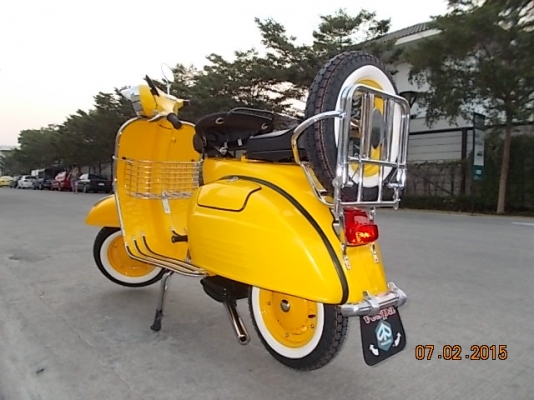 เอเซียเวสป้า---->>จัดส่งรถvespa Sprintให้คุณเอก แม่กลอง เรียบร้อย07/02/2558