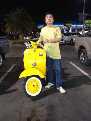 เอเซียเวสป้า---->>จัดส่งรถvespa Sprintให้คุณเอก แม่กลอง เรียบร้อย07/02/2558
