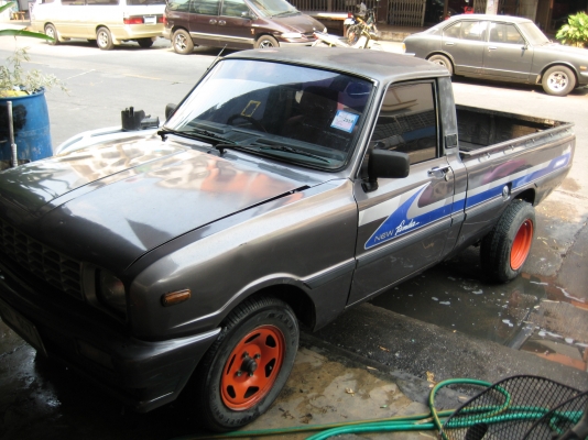 ขายมาสด้า แฟมีเลีย 1400 5เกียร์ แอร์เย็น ช่วงล่างดี เครื่องวิ่งน้อย เกียร์แน่น ๆ