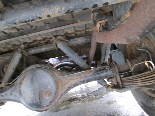 เฮียเชนต์เกาะช้างจังหวัดตราดครับ  ชุดโอนมาแลัวครับ  จดได้ทุกจังหวัด  ผมใช้อยู่ทุกวันครับ รูปเยอะดูได้ทุกจุด น้ำมันโซล่า เครื่องดีมาก  ครัชชีสวยตลอดเส้น  ช่วงล่างดี  เบรค  ครัชดีครับ