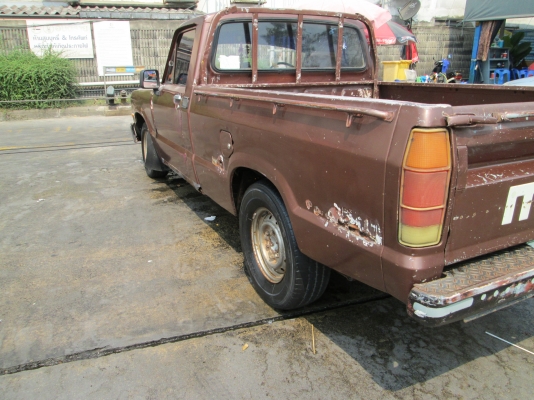 เฮียเชนต์เกาะช้างจังหวัดตราดครับ  ชุดโอนมาแลัวครับ  จดได้ทุกจังหวัด  ผมใช้อยู่ทุกวันครับ รูปเยอะดูได้ทุกจุด น้ำมันโซล่า เครื่องดีมาก  ครัชชีสวยตลอดเส้น  ช่วงล่างดี  เบรค  ครัชดีครับ