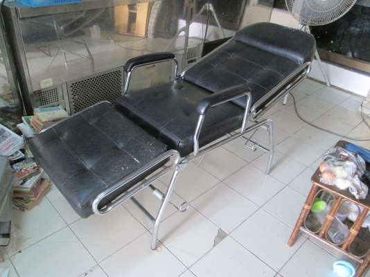 พี่สุกฤษครับ เตียงสระนอนสบายๆ  ขาย 1200บาท  แข็งแรงครับ  ไม่ผิดหวัง