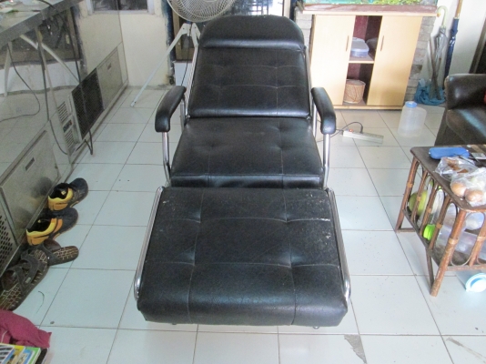 พี่สุกฤษครับ เตียงสระนอนสบายๆ  ขาย 1200บาท  แข็งแรงครับ  ไม่ผิดหวัง